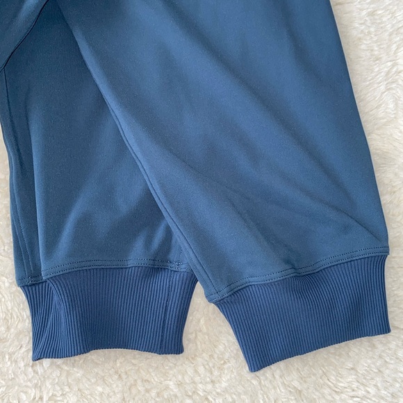 ❤️ Lululemon On the Fly Jogger Size 4 Blue NWOT - Picture 3 of 11